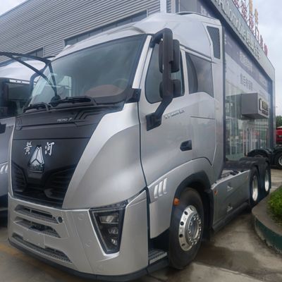 Torque Engine Diesel Tractor Truck with GCC Tire Certification and ≤5 Seats