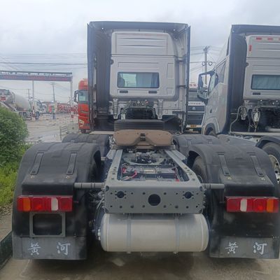 Torque Engine Diesel Tractor Truck with GCC Tire Certification and ≤5 Seats