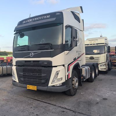 Hydraulic Steering with Power Assistance Heavy Duty Transportation 460HP Volvo 6X4 Truck