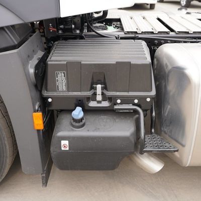 Manual Transmission Type Towing Tractor for Mercedes Benz Truck Hauling Vehicles