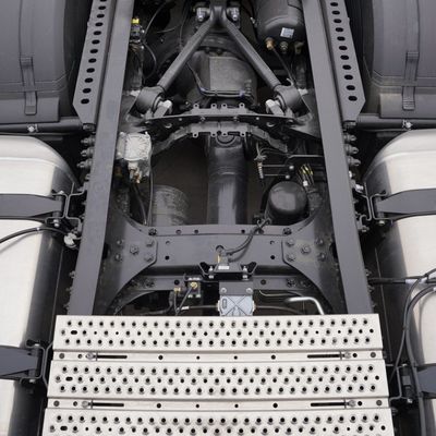 Euro6 Truck Tractor for Heavy Duty Hauling and Transportation Needs 6.8x2.5x3.8m