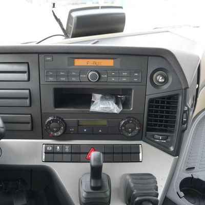 ISO Certified Diesel Tractor Truck for Heavy Duty Transportation Needs ZZ4257N3247E1H