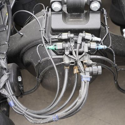 ISO Certified Diesel Tractor Truck for Heavy Duty Transportation Needs ZZ4257N3247E1H