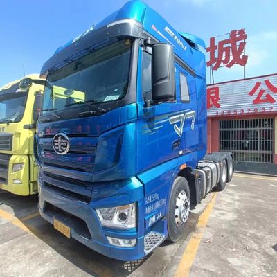 Jiefang J7 Truck with 560 Horsepower Engine Euro 5 Emission Standard 6.8x2.5x3.8m