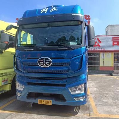 Long Distance Hauling 560HP Towing Truck with Air Suspension Seat and 400L Fuel Tank