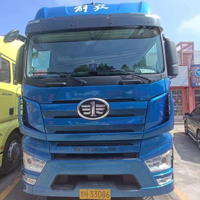 Long Distance Hauling 560HP Towing Truck with Air Suspension Seat and 400L Fuel Tank
