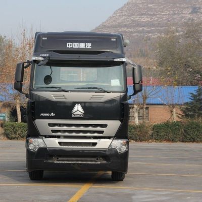 Customized Sinotruck HOWO 400HP Heavy Duty Tractor Trailer with 1000L Fuel Tank Diesel