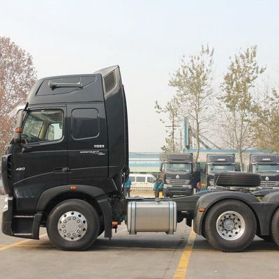 Customized Sinotruck HOWO 400HP Heavy Duty Tractor Trailer with 1000L Fuel Tank Diesel