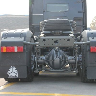 Customized Sinotruck HOWO 400HP Heavy Duty Tractor Trailer with 1000L Fuel Tank Diesel