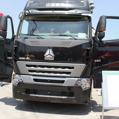 Customized Sinotruck HOWO 400HP Heavy Duty Tractor Trailer with 1000L Fuel Tank Diesel