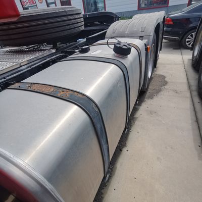 Sinotruk Heavy Duty Truck Chassis with Hydraulic Steering and Tubeless Tire Design