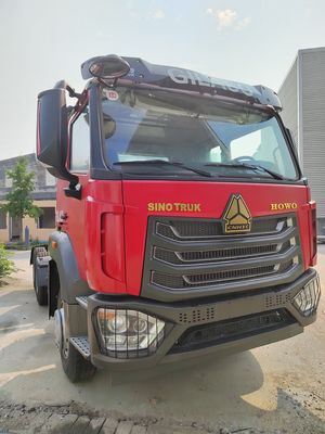 Sinotruk HOWO/ Shacman Tractor Transport Cargo Truck Heavy Duty Truck ＞8L Engine Capacity