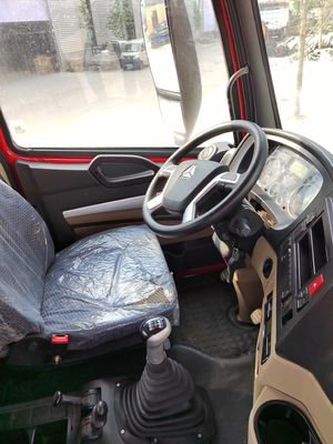Sinotruk HOWO/ Shacman Tractor Transport Cargo Truck Heavy Duty Truck ＞8L Engine Capacity