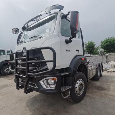 Spacious and Heavy Duty Sinotruck Vehicle for Towing Semi Trailer Horsepower 351-450hp