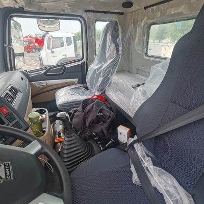 Spacious and Heavy Duty Sinotruck Vehicle for Towing Semi Trailer Horsepower 351-450hp