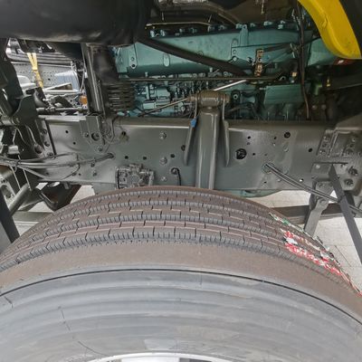 Used Tractor Head with 600L Fuel Tank for Semi Trailer Towing Customized Package Size