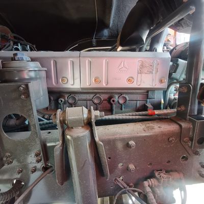US Currency Economic Diesel Tractor Truck with 1000L Fuel Tank and Air Suspension Seat