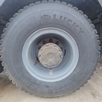 Shacman Tipper Truck with Manual Transmission 400L Fuel Tank and Tubeless Tire Design
