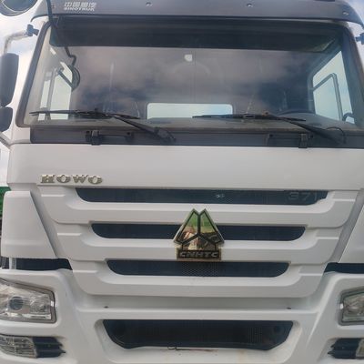 Freight Transport Customized Heavy Duty HOWO Truck Tractor with Tubeless Tire Design