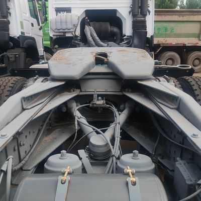 Powerful HOWO Heavy Duty Truck Tractor Freight Truck with 6 Months After-sales Service