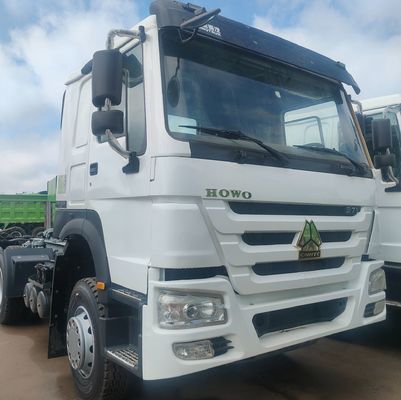 Heavy Duty HOWO Transport Tractor Freight Truck with ≤5 Seats Tire Certification ISO