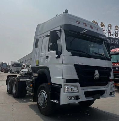 Tyre Robust Construction Vehicle with Hydraulic Steering System and Sinotruk Chassis