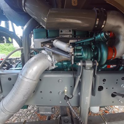 400L Fuel Tank Used HOWO Tractor Truck with Air Suspension Seat and Customized Request