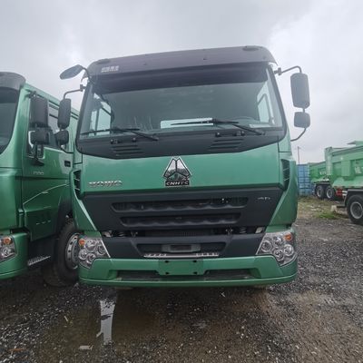 400-600L Fuel Tank HOWO Tractor Truck with Customization and Hydraulic Braking System