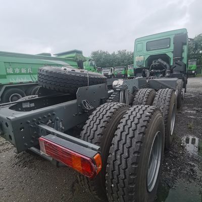 400-600L Fuel Tank HOWO Tractor Truck with Customization and Hydraulic Braking System
