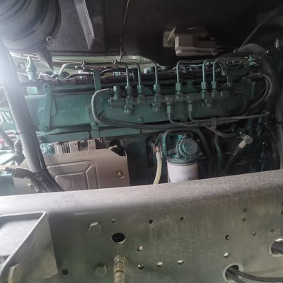 400-600L Fuel Tank HOWO Tractor Truck with Customization and Hydraulic Braking System