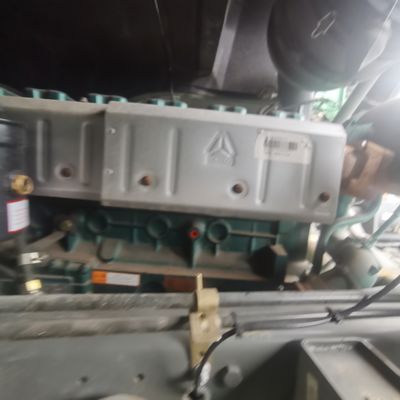 Hydraulic Braking System Heavy Duty White Tractor Truck with Tires and Customization