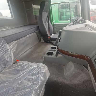 Hydraulic Braking System Heavy Duty White Tractor Truck with Tires and Customization