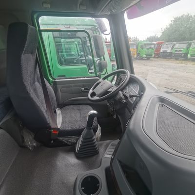 Hydraulic Braking System Heavy Duty White Tractor Truck with Tires and Customization