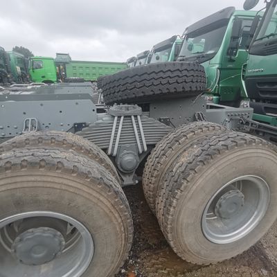 Road Vehicle with Tires Road Conditions Road and Pre-Owned Condition 400-600L Fuel Tank