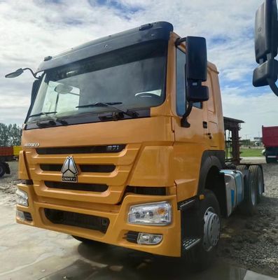 351-450hp Manual Transmission Type Truck Tractor for Towing Semi Trailer with 600L Tank
