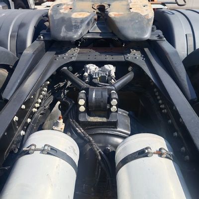 Dongfeng Delong X6000 1000L 4X2 Diesel Tractor Truck with Heavy Duty Air Suspension Seat