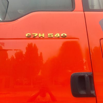Euro 5 Emission Standard Shacman Tractor Engine and 6.8x2.5x3.8m Size for Construction