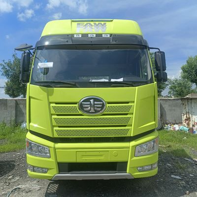ZZ4257N3247E1H 6.8x2.5x3.8m FAW Jiefang J6p420HP Diesel 6X4 Tractor Transport Vehicle