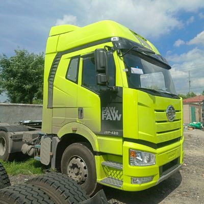 ZZ4257N3247E1H 1000L Fuel Tank Diesel Tractor Truck J6p420HP with Advanced Technology