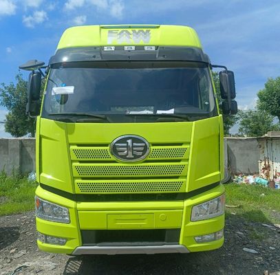 ZZ4257N3247E1H 1000L Fuel Tank Diesel Tractor Truck J6p420HP with Advanced Technology