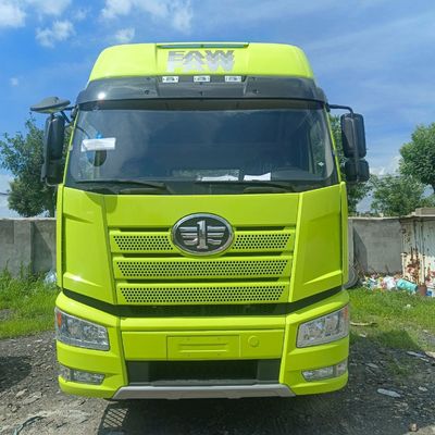Heavy Duty Towing Diesel 6X4 Tractor Truck J6p420HP with and Euro 5 Emission Standard