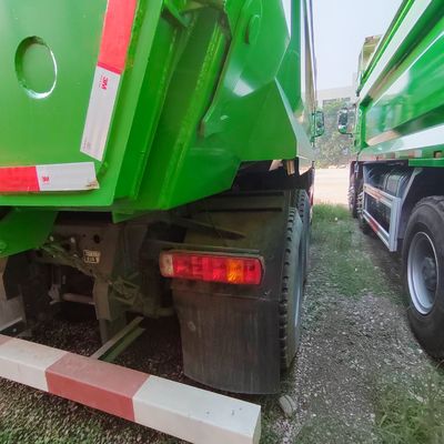 Customized Sinotruk HOWO 6X4/8X4 Heavy Duty Dump Trucks with Customized Design