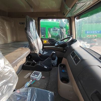 Customized Sinotruk HOWO 6X4/8X4 Heavy Duty Dump Truck with 6 Months After-sales Service