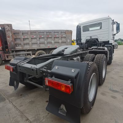Used HOWO Tractor Truck for Towing 6800*2500*3200 Dimensions and Engine Capacity ＞8L