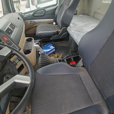 Sinotruck Trailer Truck with Carbon Steel Cargo Box Material and Air Suspension Seat