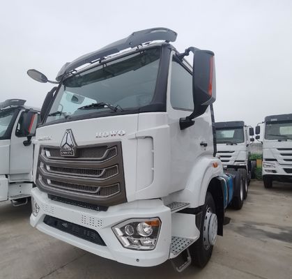 Tire Design Tubeless 400HP Dump Truck with Shacman Vehicle Parts and 600L Fuel Tank