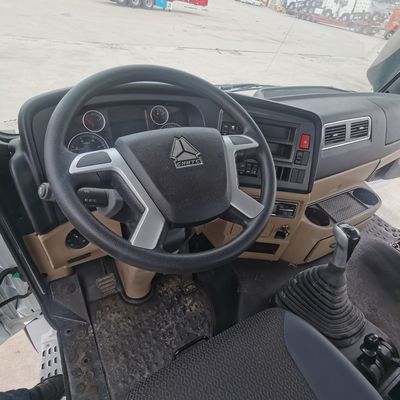 Tire Design Tubeless 400HP Dump Truck with Shacman Vehicle Parts and 600L Fuel Tank