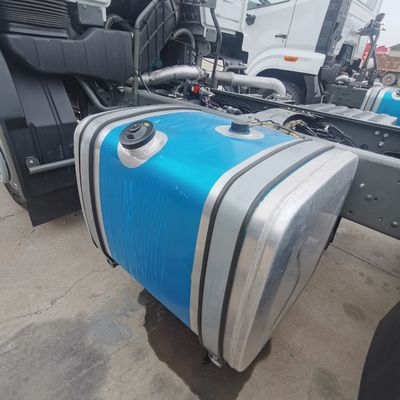 Customized Sinotruk Heavy Duty Truck with 1000L Fuel Tank Driver Seat Air Suspension Seat
