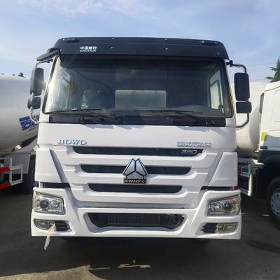 Sinotruk Concrete Mixer Truck for Heavy Duty Construction at 10245x2496x3450m Size