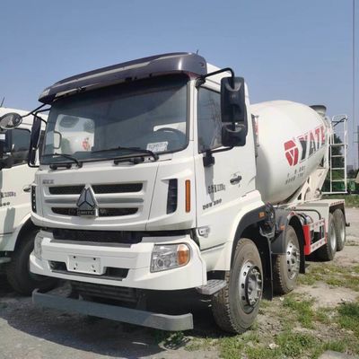Manual Transmission Sinotruk Hydraulic Concrete Mixer Truck 8 Displacement for Building
